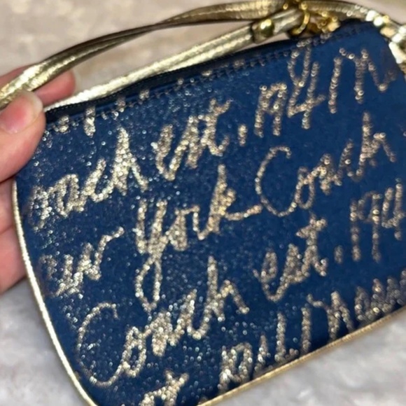 Coach Poppy EUC! Ltd Ed 1941 Script Lurex Heart Wristlet in Navy & Metallic Gold - Picture 3 of 8